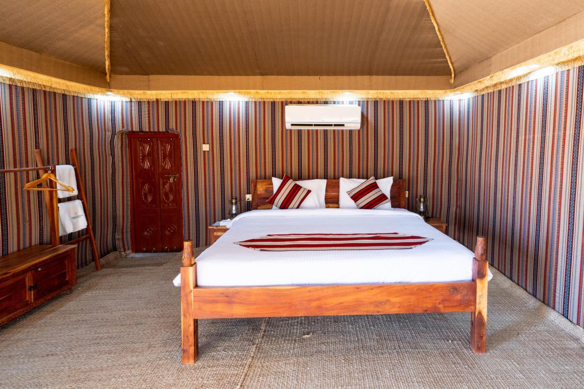 Thousand Nights Camp Shahiq Bilik gambar